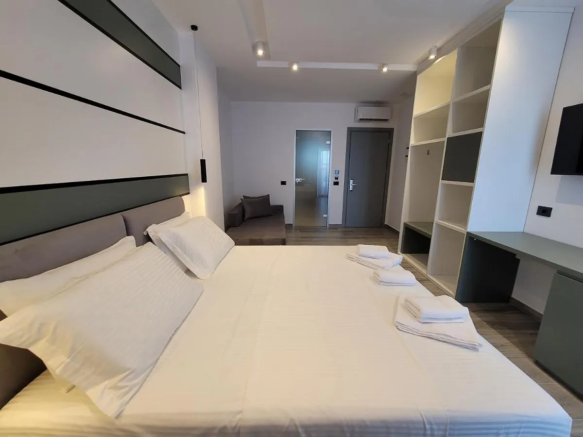 Admiro Hotel Ksamil 4*,